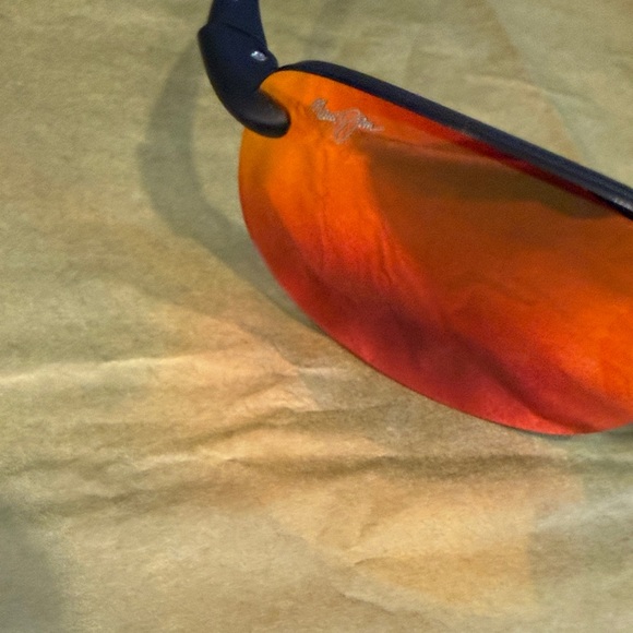 Unisex Authentic Maui Jim MJ SPORT Polarized Sunglasses w/ Hard and Soft Case! - Picture 7 of 9